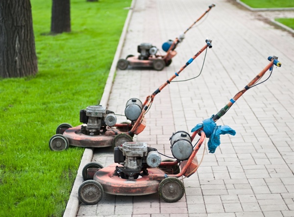 What You Should Know About Recycling Old Lawn Mowers