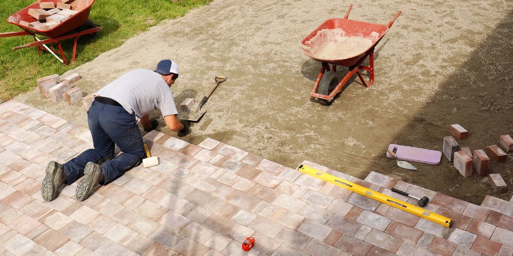 backyard-renovation-disposal-tips-1