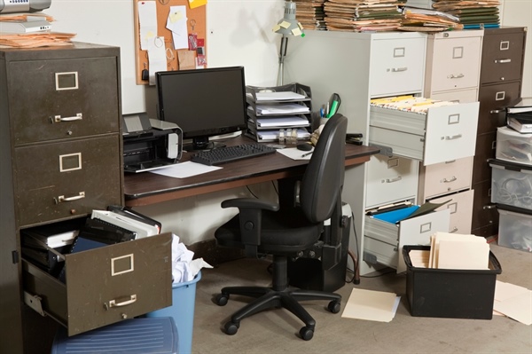 Business Junk Hauling: 5 Benefits Of Outsourcing The Job