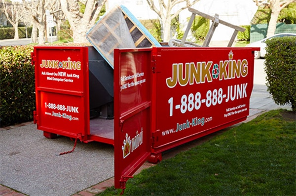 Dumpsters Make Large Junk Hauling Easy