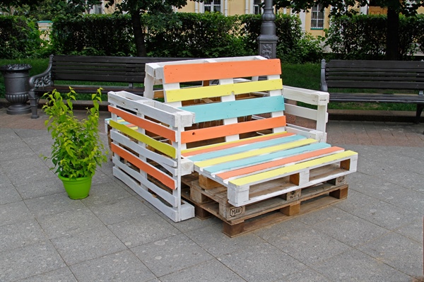 Repurposing ‘Junk’ from the House to the Yard (Shabby Chic)